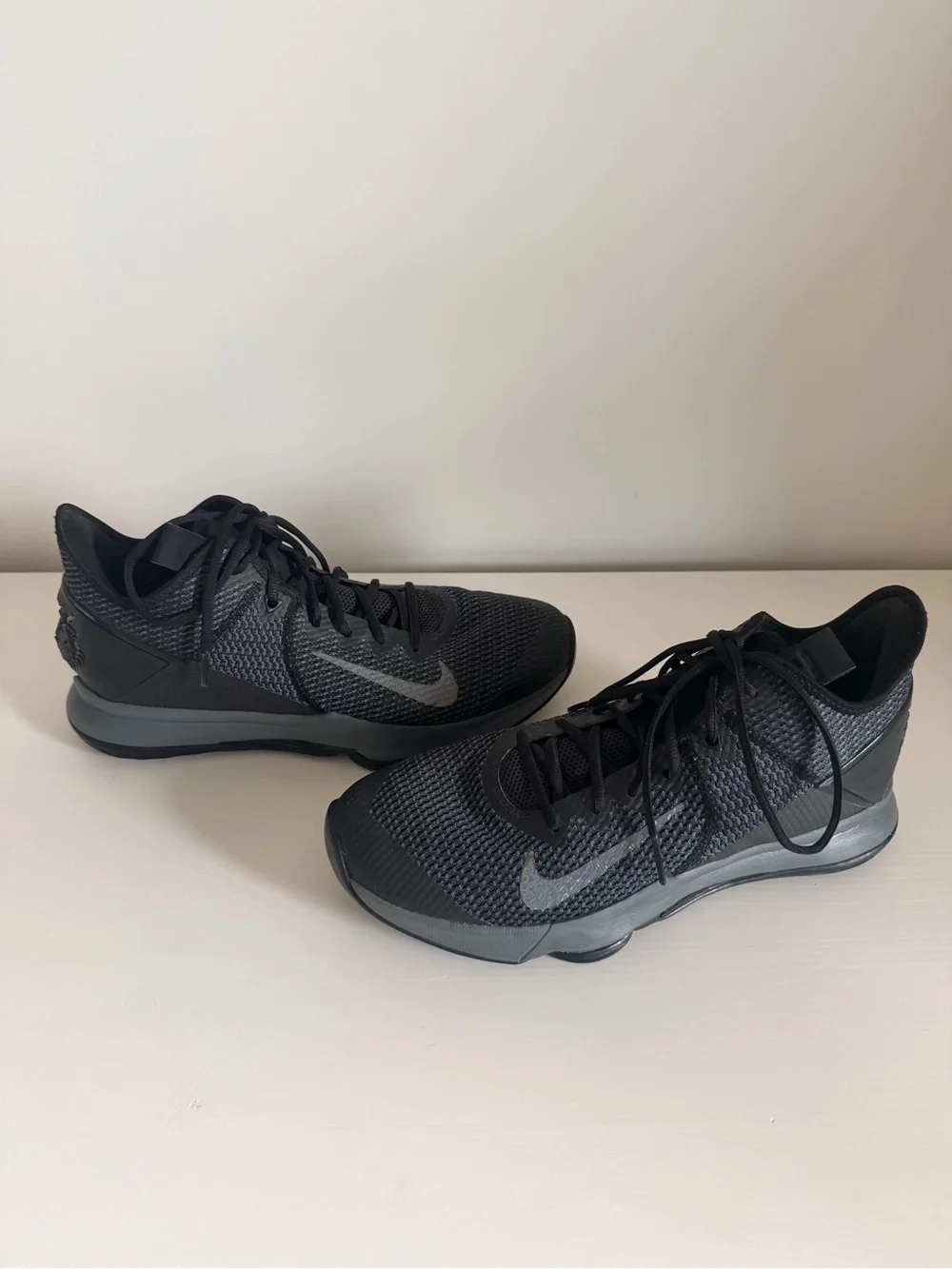 Nike - LeBron James Dark Gray/Black Athletic Shoes
